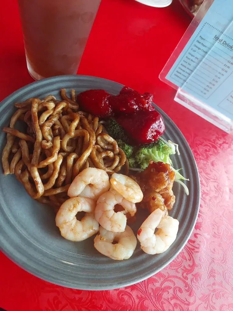 Delicious Lo Mein Garlic Broccoli and Shrimps at Rose Garden in Regina, SK
